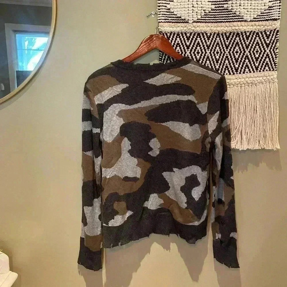 FATE DISTRESSED CAMO SWEATER PULLOVER - Picture 2 of 4